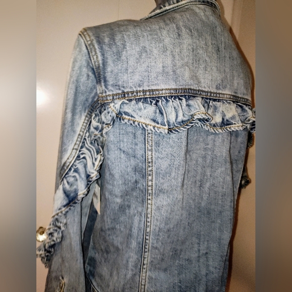 BP Ruffle Jean Denim Jacket Size Medium - Picture 3 of 10
